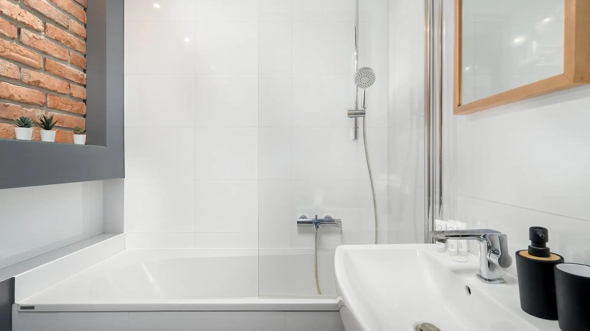 Modern Apartment Poznan Jaworowa Perfect For Remote Work By Noclegi Renters بولندا