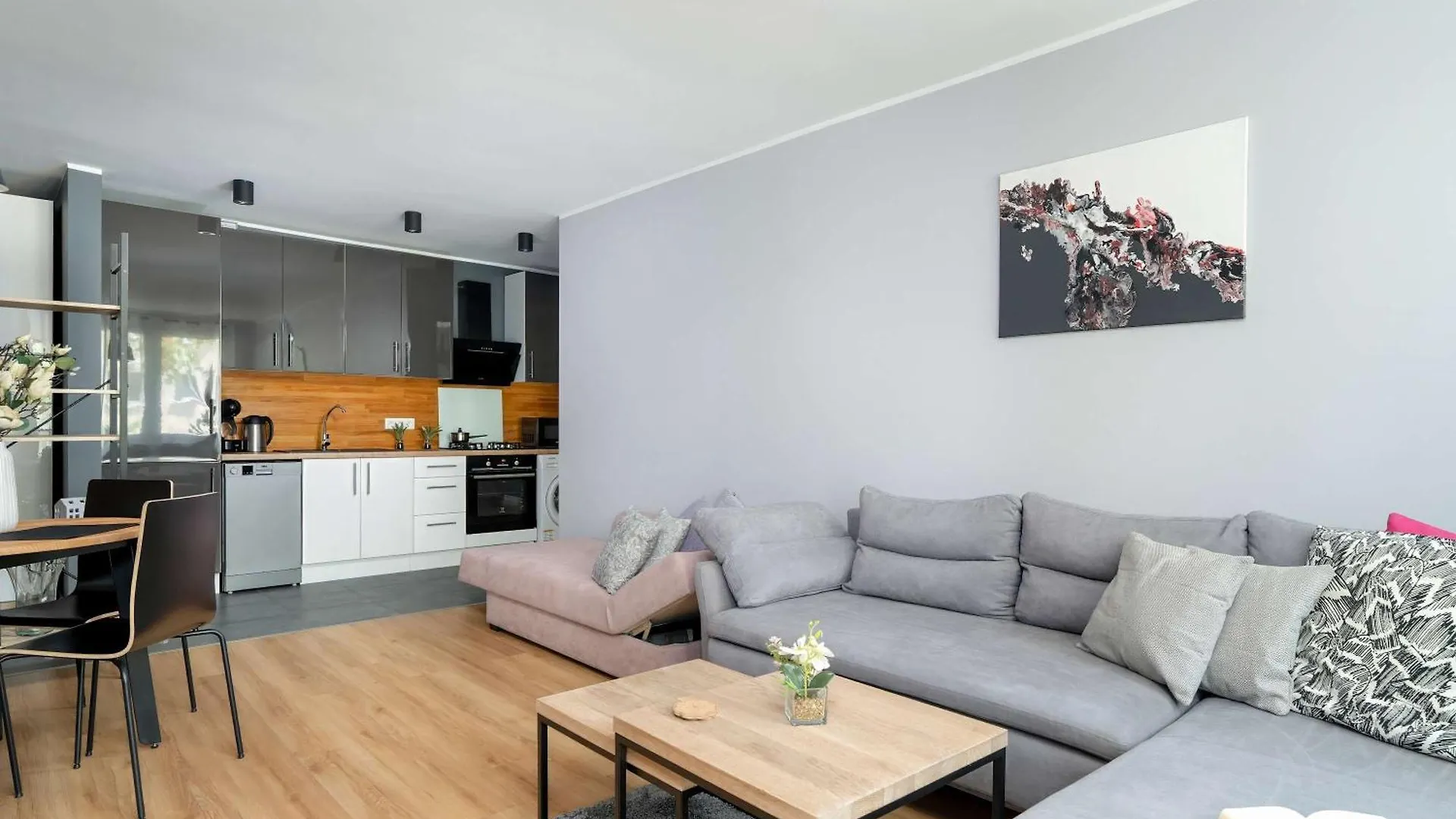Modern Apartment Poznan Jaworowa Perfect For Remote Work By Noclegi Renters